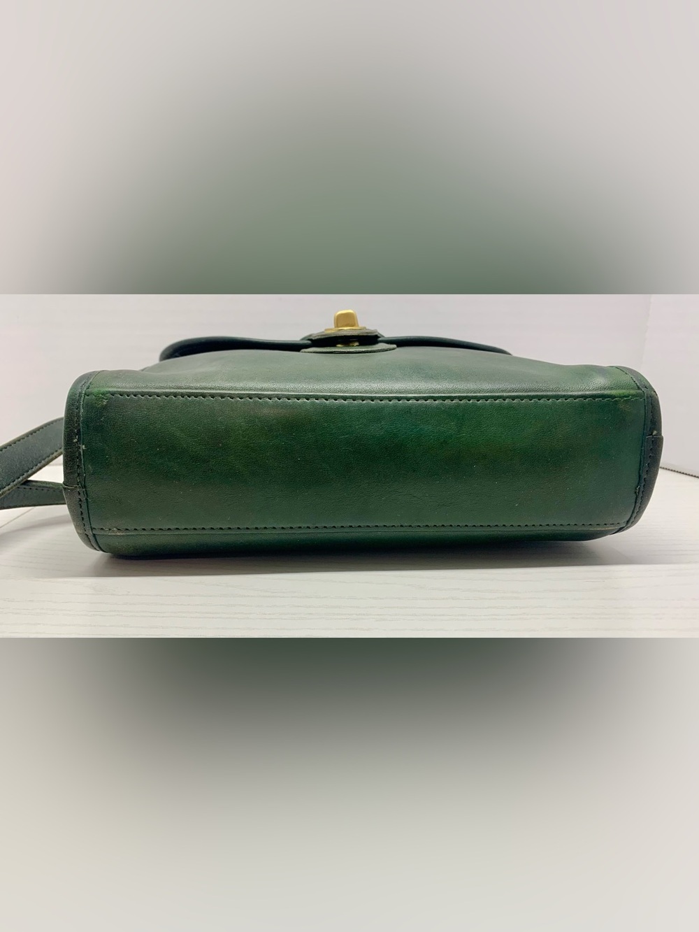 Coach Vintage Devon Bag 9908 Green Leather Turnlock USA Made - Picture 9 of 14